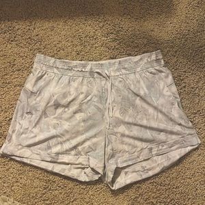 lululemon shorts // white with grey geometric design